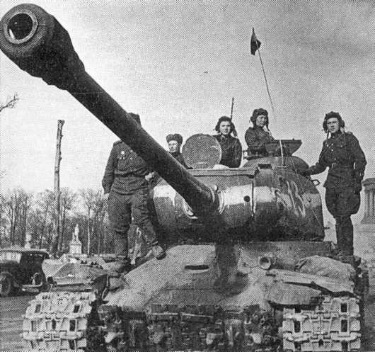 TAPETY CZOŁGI - Czołg ciężki IS-2 fot. 1.jpg