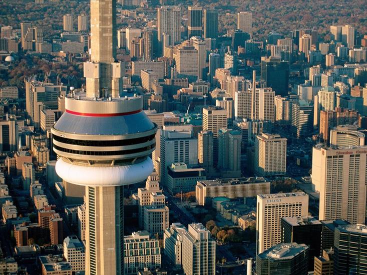 tapety1 - Aerial View of the CN Tower, Toronto, Canada.jpg