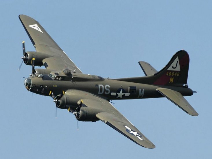 bombowce ll wojna - Boeing-B-17-Flying-Fortress-1.jpg
