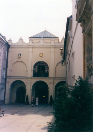 26. Wyprawa markowicka 2002 - 026. Częstochowa-Jasna Góra - wejście do k-y.jpg