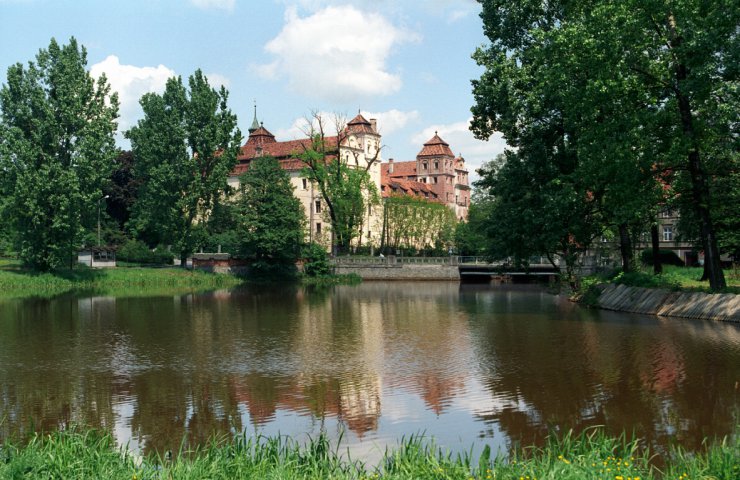 Pałace na ziemi polskiej - Niemodlin_zamek1.jpg