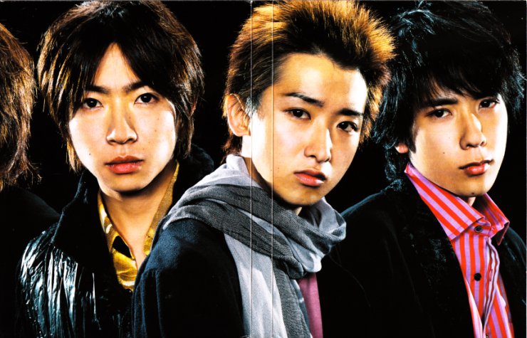 Booklet - Arashi 5x5 THE BEST SELECTION OF 2002-2004 LE 03.jpg