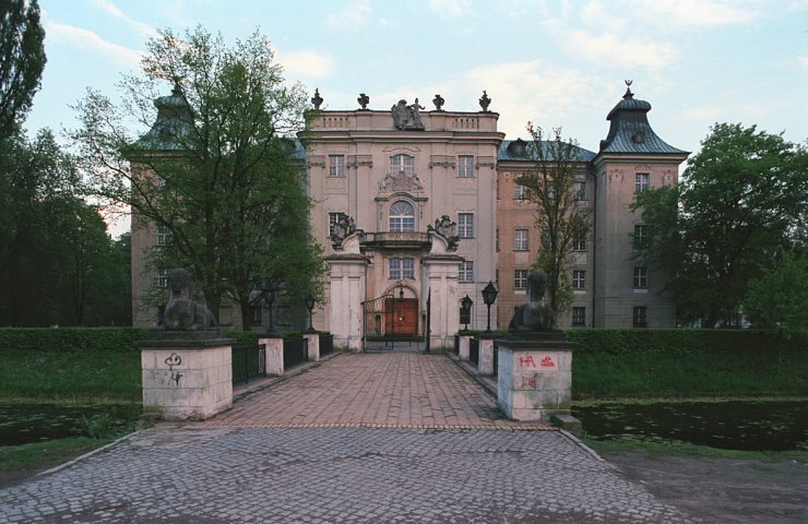 Pałace na ziemi polskiej - Rydzyna_zamek1.jpg