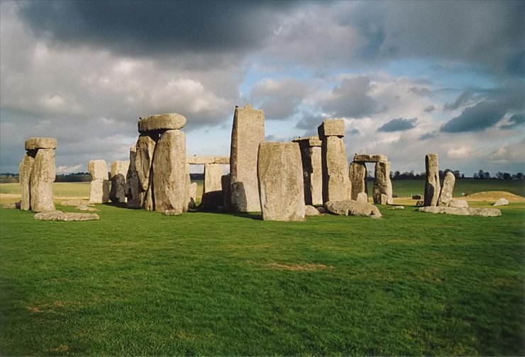 słynne obiekty - Stonehenge, Wielka Brytania.jpg